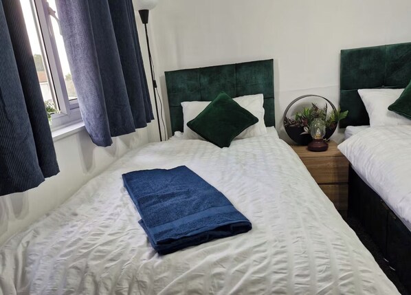 3 bedrooms, free WiFi, bed sheets