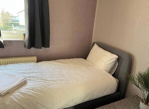 3 bedrooms, free WiFi, bed sheets