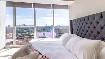 3 bedrooms, iron/ironing board, bed sheets