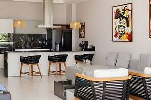 Dining - Coastal condo w/ pool, bikes & beach access (Corral del Risco)