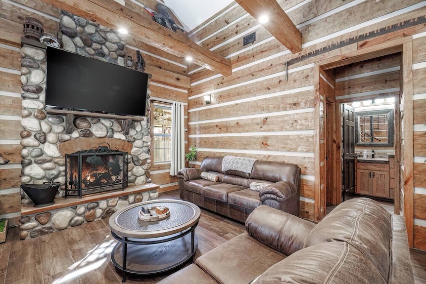 Grizzly Ridge At Fox Pass Cabins - Hot Springs, AR