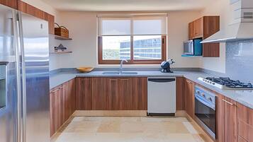 Fridge, microwave, oven, dishwasher