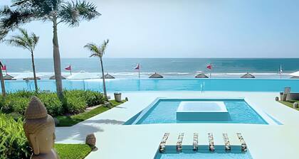 Península 0M F1 by Del Mar