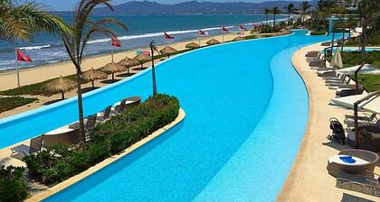 Coastal condo w/ pool access & gym