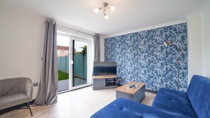 TV - Stunning & Spacious Home | Driveway | Sleeps 6! (Sleaford)