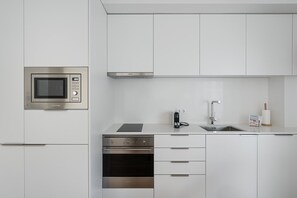 Refrigerador, microondas, horno y lavavajillas 