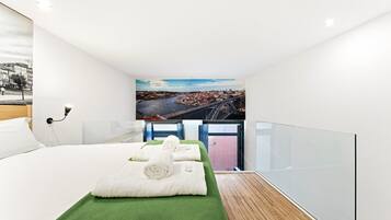 Fer et planche Ă repasser, accĂšs Internet, draps fournis