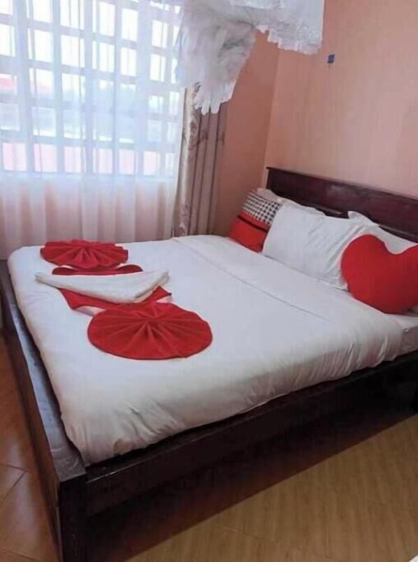 2 bedrooms, iron/ironing board, WiFi, bed sheets - experience kenya: your Cozy home away from home. (Naivasha)
