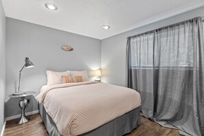 2 habitaciones, escritorio, tabla de planchar con plancha y wifi 