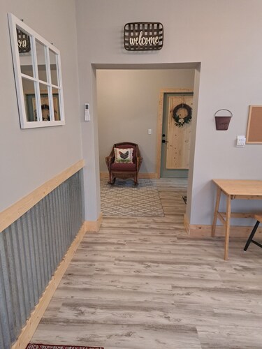  Modern Bunkhouse in a rural Virginia setting near Williamsburg & Smithfield