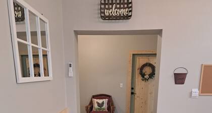 Modern Bunkhouse in a rural Virginia setting near Williamsburg & Smithfield