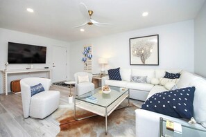 Living area - Unit C6 - Beachfront (Sanibel)