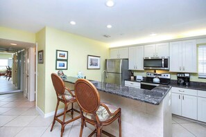 Private kitchen - Unit C8 - Beachfront (Sanibel)