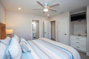 2 bedrooms, iron/ironing board, internet, bed sheets