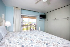 2 bedrooms, iron/ironing board, Internet, bed sheets