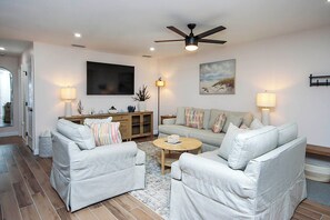 Living area - Luxurious Unit E3 · Sanibel Arms West | Gulffront Spectacular Gulf Views (Sanibel)