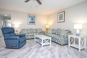 Living area - Opulent Unit E5 Sanibel Arms West | Gulffront Magnificent Gulf Views (Sanibel)