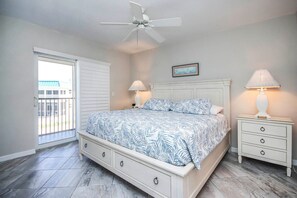 2 soverom, strykejern/-brett, internettilgang og sengetøy