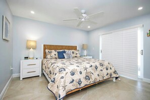 2 bedrooms, iron/ironing board, Internet, bed sheets - Unit F2 - Beachfront (Sanibel)