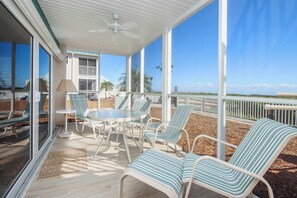 Terrace/patio - Unit F4 - Beachfront (Sanibel)