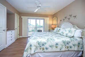 2 bedrooms, iron/ironing board, internet, bed sheets - Unit F7 - Beachfront (Sanibel)