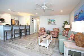 Living area - Breezy Unit G1 · Sanibel Arms West | 2 Minute Stroll to the Gulf (Sanibel)