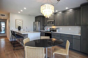 Private kitchen - Sanibel Arms West G6 - Newly Renovated Partial Gulf View on Sanibel Island (Sanibel)