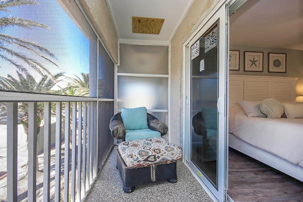 2 bedrooms, iron/ironing board, Internet, bed sheets