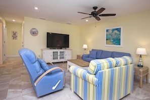 Living area - Corner Unit with Gulf View (Sanibel)