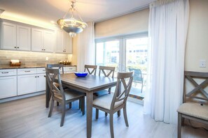 Dining - Unit H2 - Garden View (Sanibel)