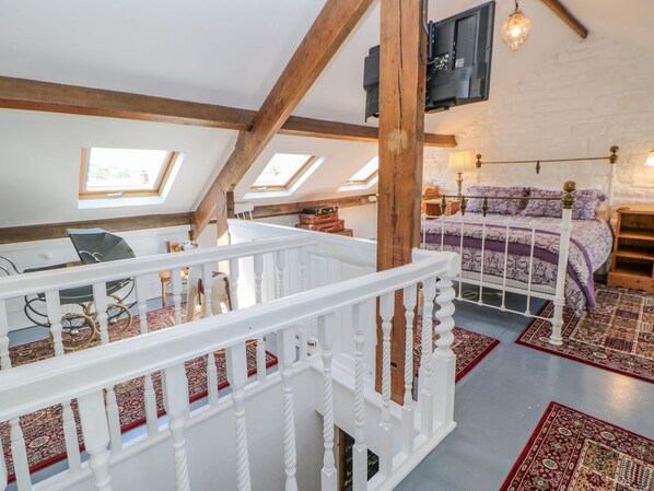 4 bedrooms, individually decorated, individually furnished, free WiFi