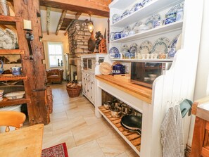 Mesin pencuci piring dan peralatan masak/sendok-piring