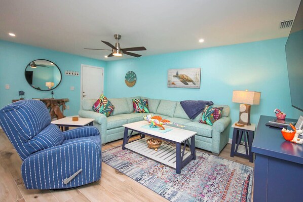 Living area - Sunny 2BR Sanibel Arms West Garden Unit H4 | Lush Escape Near the Beach (Sanibel)