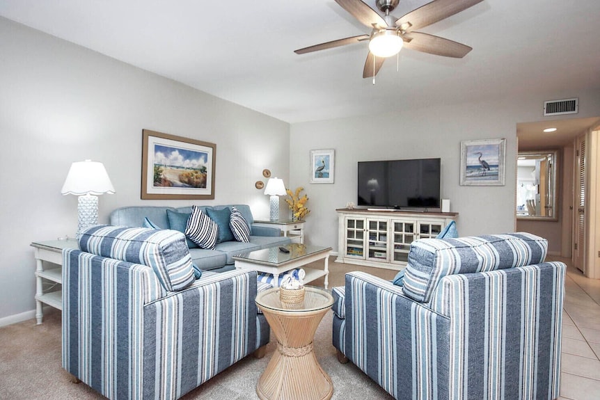 Breezy Sanibel Arms West Garden Unit H6 | Short Walk To The Gulf - Sanibel, FL