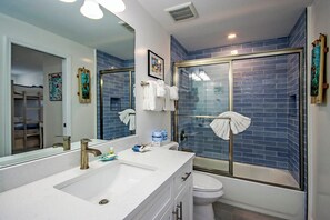 Bathroom - Sunny 2BR Sanibel Arms West Garden Unit J1 | Beautiful Retreat to the Gulf (Sanibel)