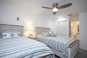 2 bedrooms, iron/ironing board, Internet, bed sheets