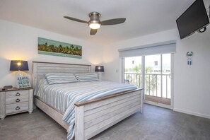 2 bedrooms, iron/ironing board, internet, bed sheets