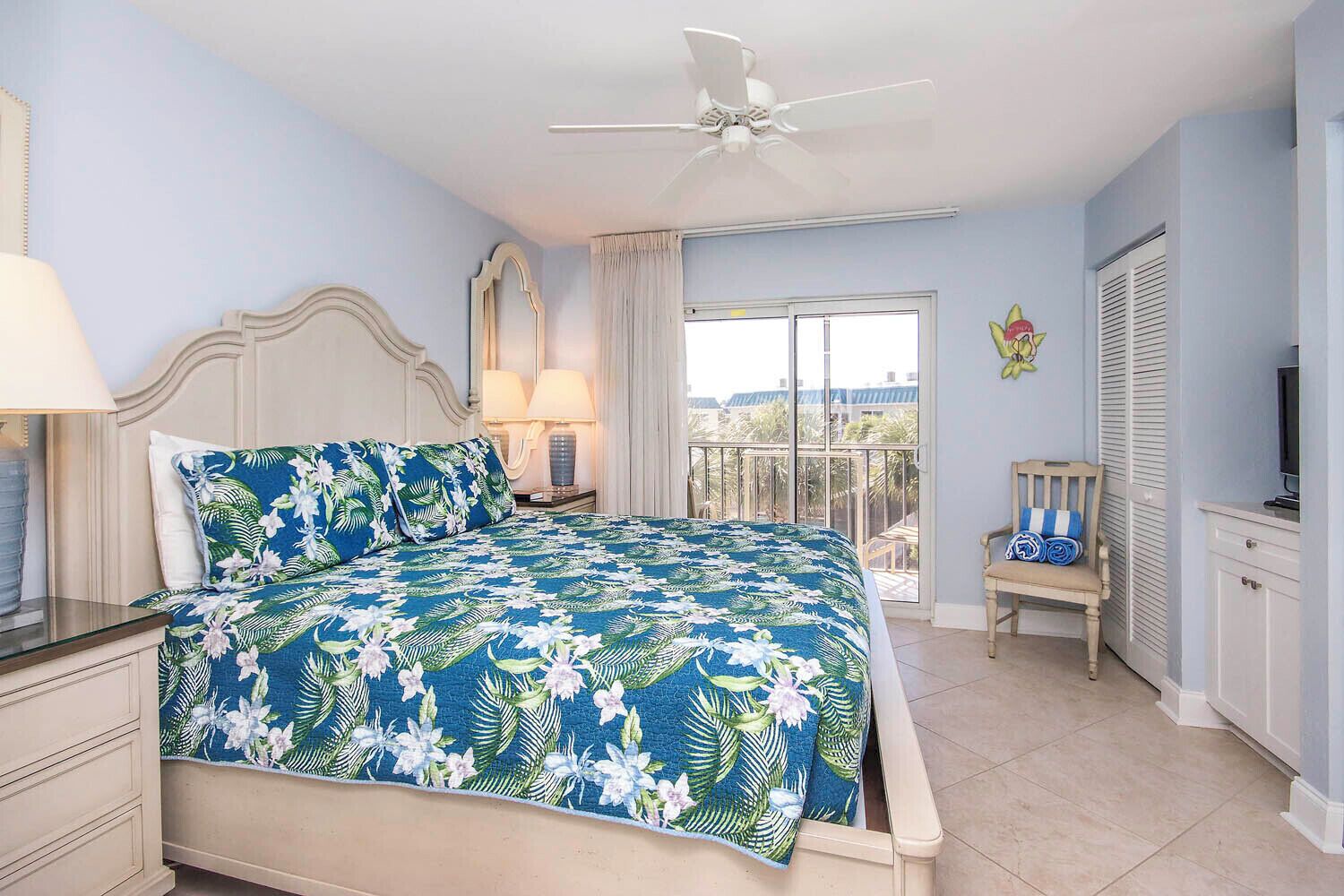 2 bedrooms, iron/ironing board, internet, bed sheets