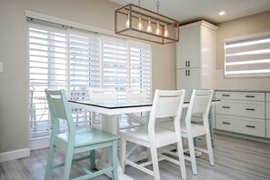 Dining - Relax in Tropical Paradise Two Minutes From the Beach (Sanibel)