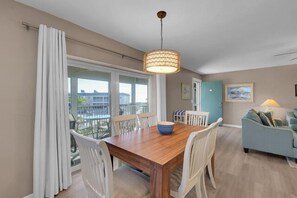 Dining - K8 Paradise with a Partial Gulf View (Sanibel)