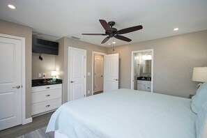 Bügeleisen/Bügelbrett, Internetzugang, Bettwäsche