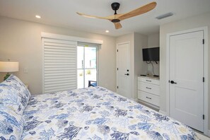 2 bedrooms, iron/ironing board, internet, bed sheets