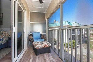 Property grounds - Airy 2BR Unit L6 Sanibel Arms West | Only 2 Minutes to the Beach (Sanibel)