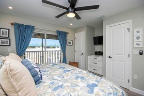 2 bedrooms, iron/ironing board, Internet, bed sheets