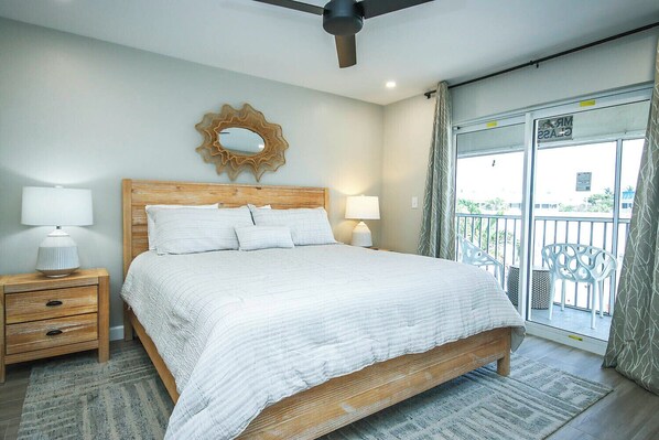 2 bedrooms, iron/ironing board, internet, bed sheets