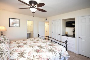 2 bedrooms, iron/ironing board, Internet, bed sheets