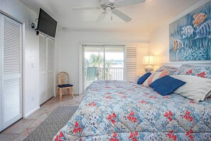 2 bedrooms, iron/ironing board, internet, bed sheets