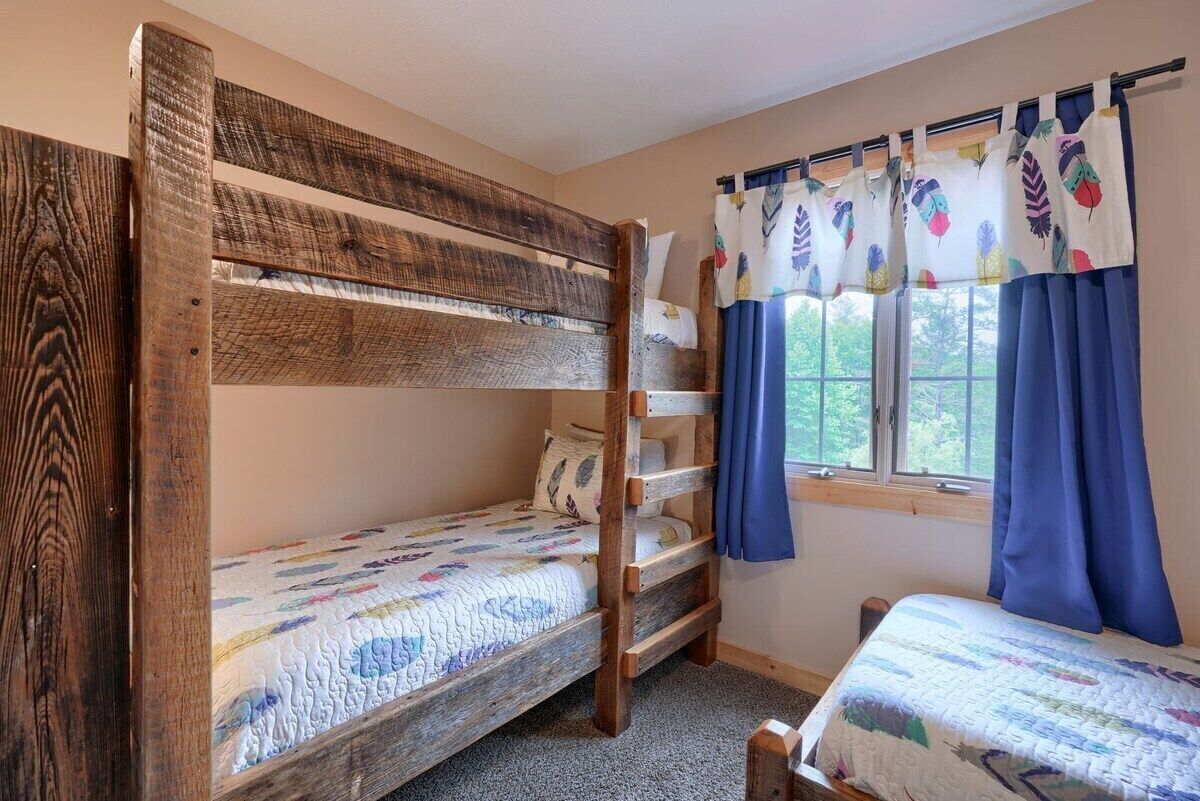 6 bedrooms, free WiFi, bed sheets