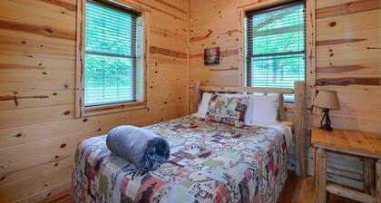 Little Chief Cabin | Hocking Hills, Pet Friendly