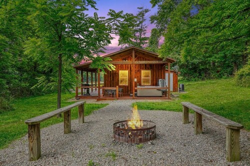 Little Chief Cabin | Hocking Hills, Pet Friendly